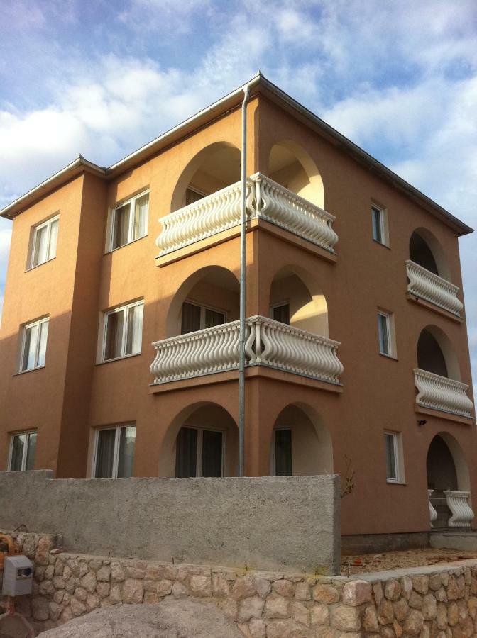 Apartments Mara Novi Vinodolski Exterior foto